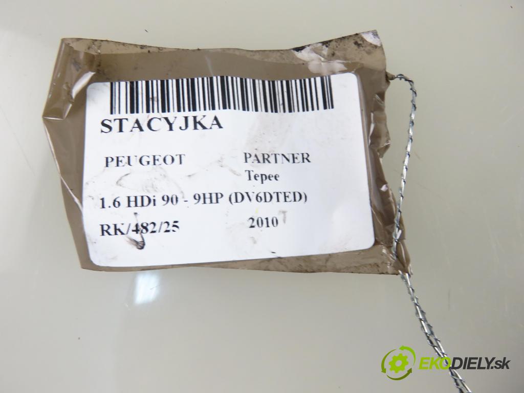 PEUGEOT PARTNER Tepee KOMBIVAN 2010 68,00 1.6 e-HDi 90 8V - 9HP (DV6DTED) 1560,00 spinačka N0502455 ; 9663123280 (Spínacia skrinka)