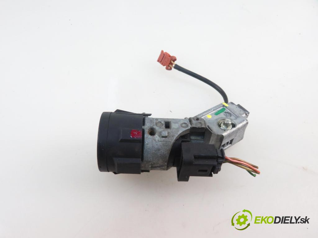 PEUGEOT PARTNER Tepee KOMBIVAN 2010 68,00 1.6 e-HDi 90 8V - 9HP (DV6DTED) 1560,00 spinačka N0502455 ; 9663123280 (Spínacia skrinka)