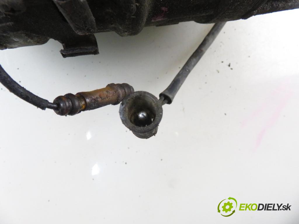 VOLVO S60 I (384) SEDAN 2001 103,00 2.4 140 - B 5244 S2 2435,00 KOMPRESOR: klimatizácie 9171996 ; P9171996 (Kompresor klimatizácie)