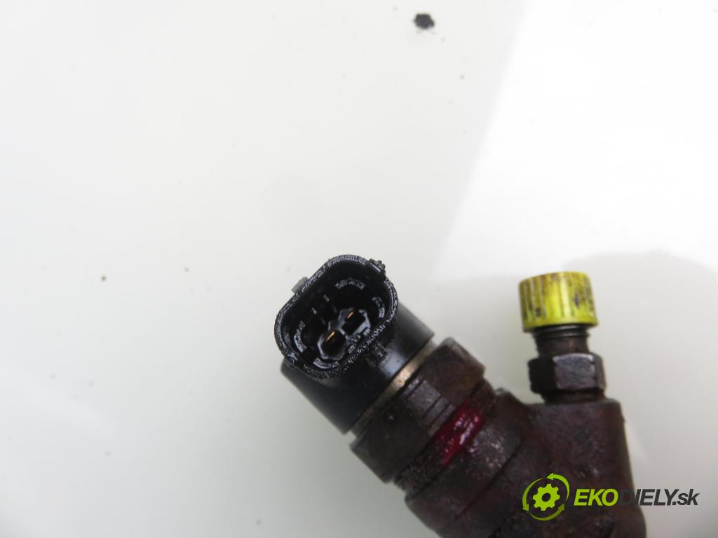 KIA SORENTO I (JC) SUV 2007 103,00 2.5 CRDi 140 - D4CB 2497,00 vstrekovač 0445110275 (Vstrekovač paliva)