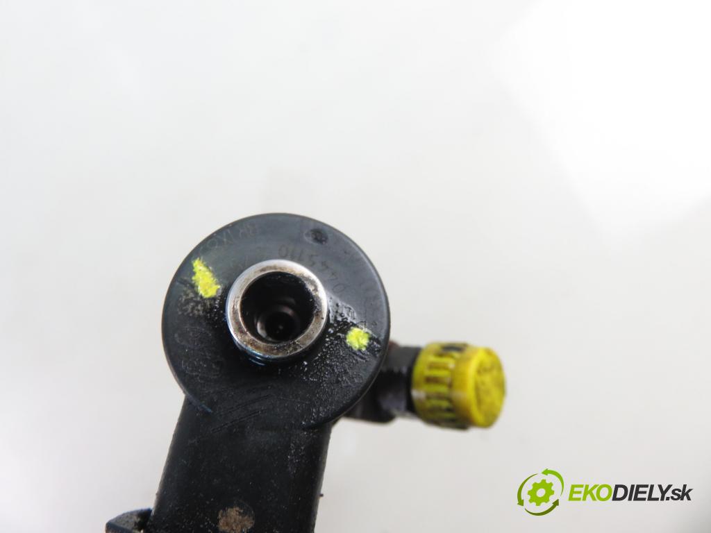 KIA SORENTO I (JC) SUV 2007 103,00 2.5 CRDi 140 - D4CB 2497,00 vstrekovač 0445110275 (Vstrekovač paliva)