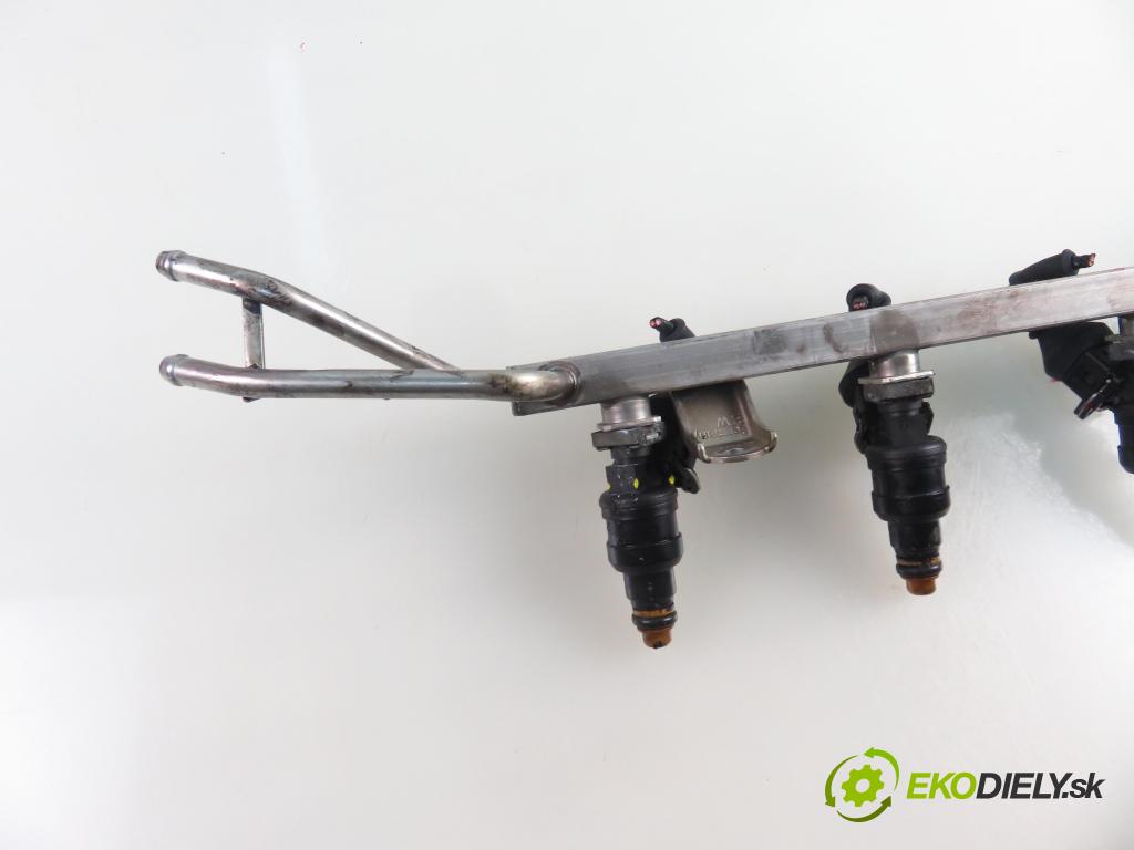 VW GOLF IV (1J1) HB 1999 110,00 1.8 T - AGU 1781,00 Lišta vstrekovacia 0280150464 ; 06A906031 (Vstrekovacia lišta)