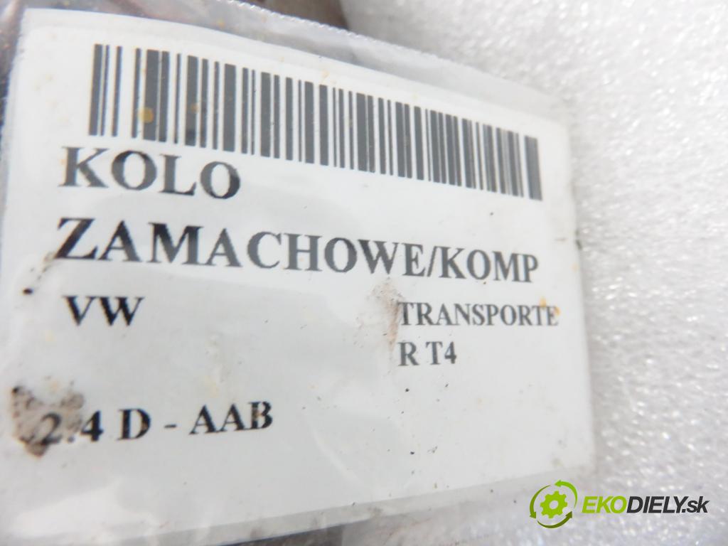 VW TRANSPORTER IV Autobus (70XB, 70XC, 7DB, 7DW, 7DK) BUS 1993 57,00 2.4 D 78 2370,00 Koleso zotrvačník 323027810 ; 123015510 ; 074105273D