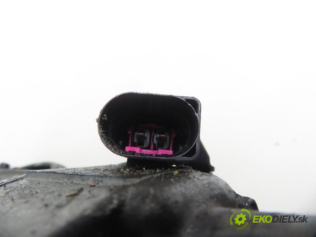 VW GOLF IV Variant (1J5) KOMBI 2001 85,00 1.9 TDI PD 115 - AJM 1896,00 KOMPRESOR: klimatizace 1J0820803K (Kompresory)