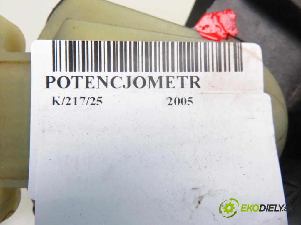 FORD TRANSIT TOURNEO Autobus (FC_ _) BUS 2005 63,00 2.0 DI 86 - F3FA 1998,00 Potenciometer plynu 1C119F836AD (Pedál)