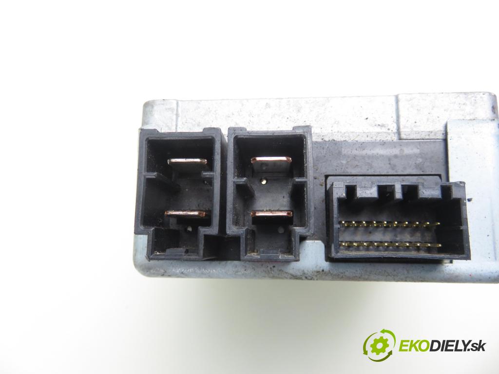 SUZUKI SWIFT III (MZ, EZ) HB 2006 67,00 1.3 91 - M13A 1328,00 Riadiaca jednotka servočerpadlo 3872063J1 (Riadiaca jednotka)