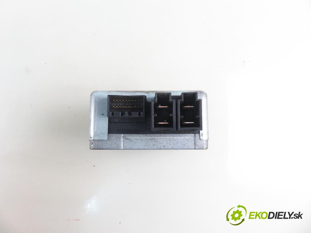 SUZUKI SWIFT III (MZ, EZ) HB 2006 67,00 1.3 91 - M13A 1328,00 Riadiaca jednotka servočerpadlo 3872063J1 (Riadiaca jednotka)