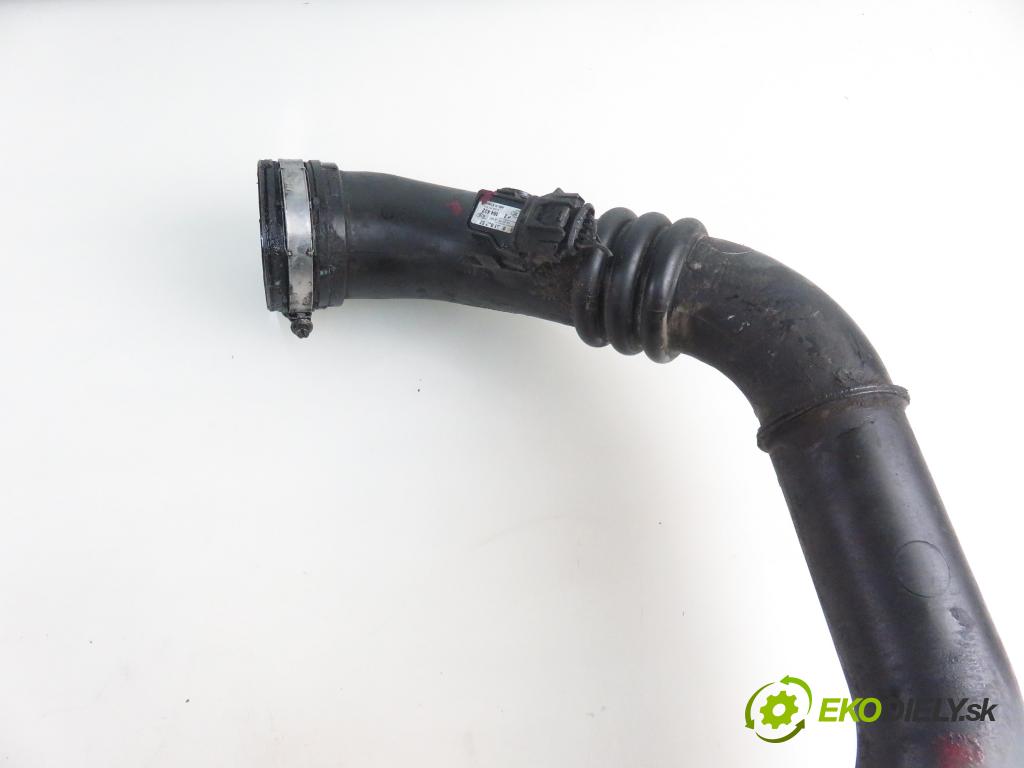RENAULT MASTER II Skrzynia (FD) FURGON 2004 73,00 2.5 dCi 100 - G9U 754 2464,00 Rúra intercoolera turba 8200230579B