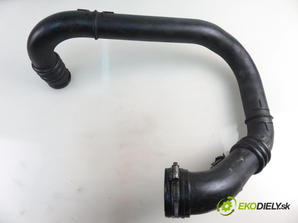 RENAULT MASTER II Skrzynia (FD) FURGON 2004 73,00 2.5 dCi 100 - G9U 754 2464,00 Rúra intercoolera turba 8200230579B