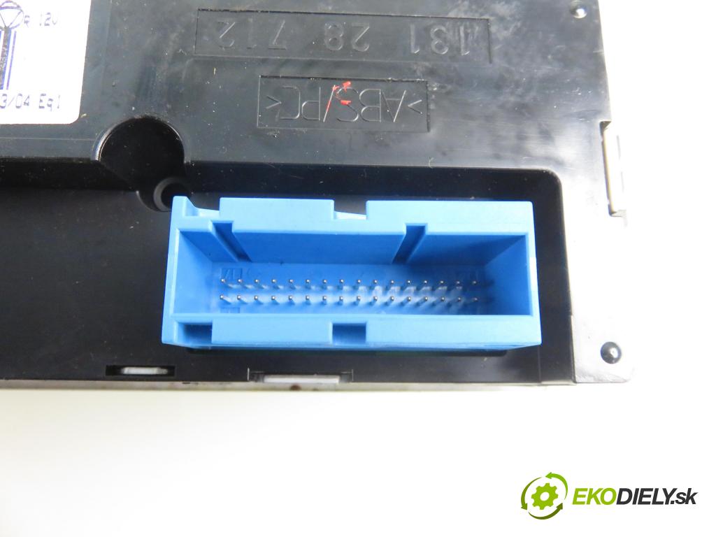 OPEL SIGNUM HB 2004 110,00 1.9 CDTI 150 1910,00 Panel kúrenia KLIMATRONIK 13138196