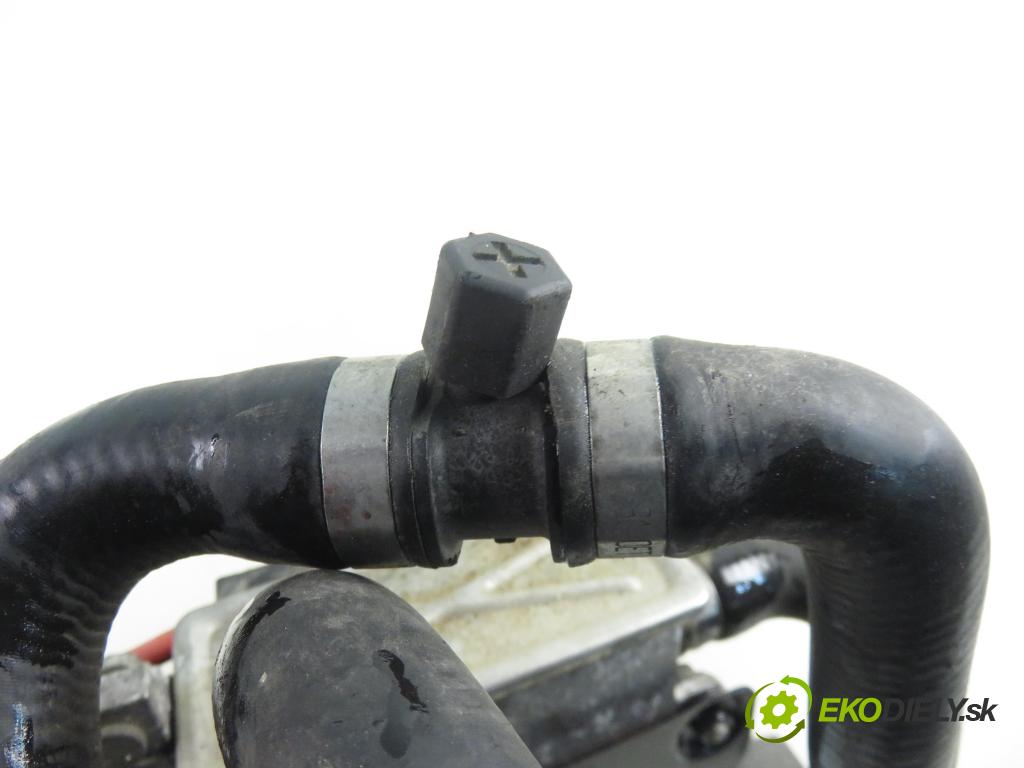 BMW 3 (E46) SEDAN 2002 0,00 318 d - M47 D20 (204D1) 1951,00 vody 6904668 (Ohřívání, ventilace)