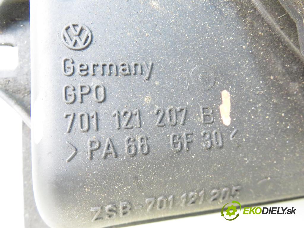VW TRANSPORTER IV Skrzynia (70XA) FURGON 1997 57,00 2.4 D 78 - AAB 2370,00 Ventilátor chladič vody 701121207B