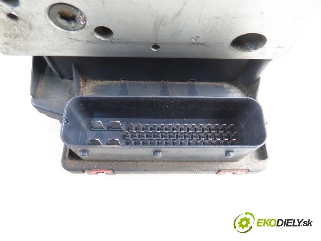 VW GOLF IV (1J1) HB 2001 77,00 1.6 16V - AUS 1598,00 Pumpa ABS 1C0907379 ; 100 94703073 ; 6X0614517 (Pumpa ABS)