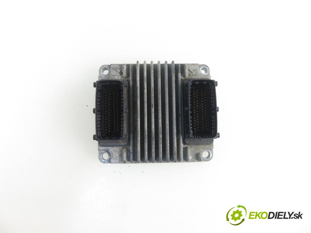 OPEL COMBO Nadwozie pełne/minivan KOMBIVAN 2003 48,00 1.7 DI 16V 65 - Y 17 DTL 1686,00 Riadiaca jednotka Motor 12214089 ; 8973003271