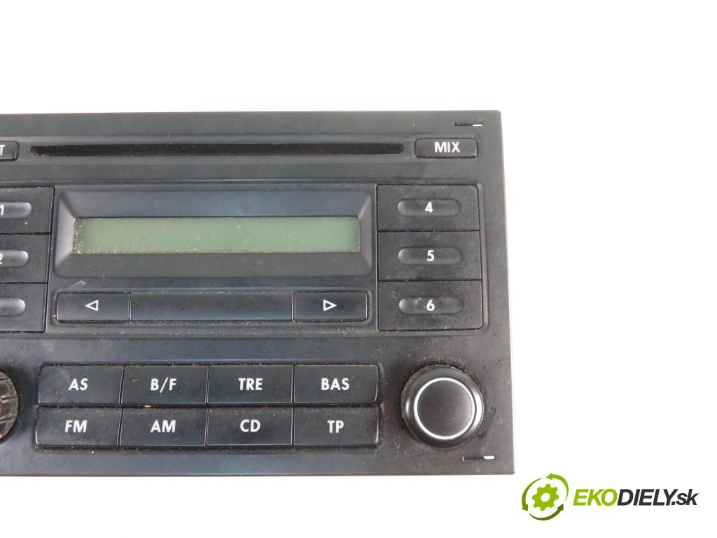 VW POLO (9N_) HB 2006 51,00 1.4 TDI - BNM 1422,00 RADIO 6Q0035152