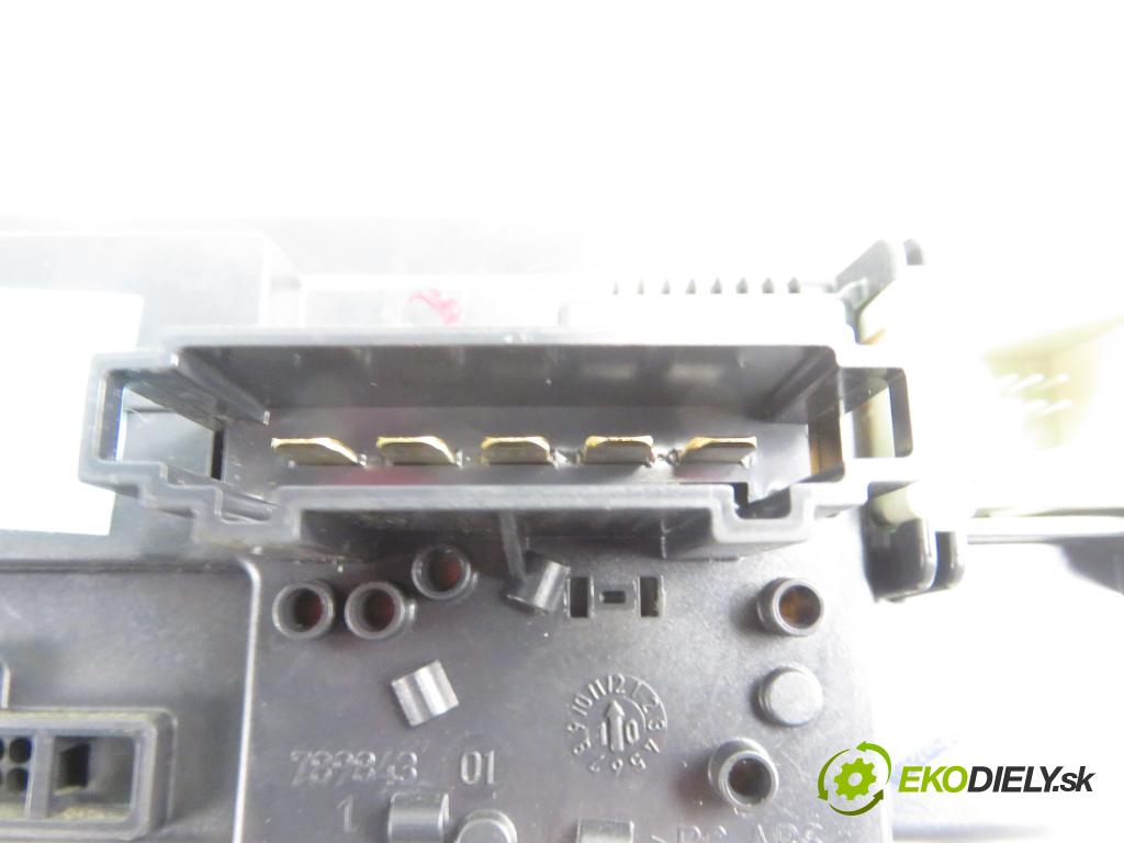 SKODA OCTAVIA II (1Z3) LIFTBACK 2008 75,00 1.6 - BSF 1595,00 Panel kúrenia KLIMATIZACE: 3T0820047R ; 5HB0975240