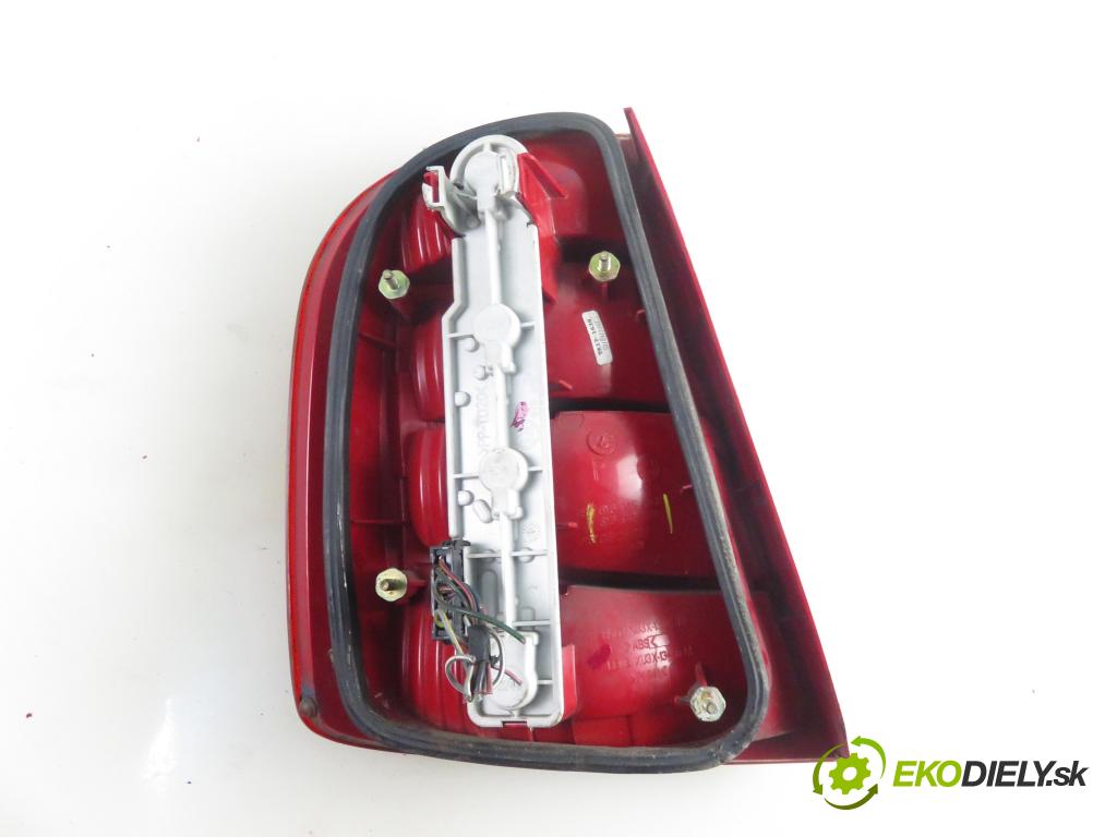 SKODA FABIA I (6Y2) HB 2003 47,00 1.2 - AZQ 1198,00 Svetlo pravé zadné 6Y6945096B ; 6Y6945112B