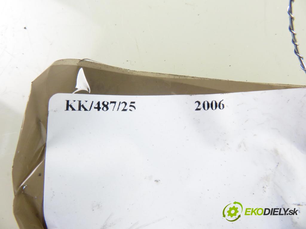 MITSUBISHI OUTLANDER I (CU_W) SUV 2006 100,00 2.0 4WD (CU2W) - 4G63 (DOHC 16V) 1997,00 váha vzduchu vzduchu E5T08271