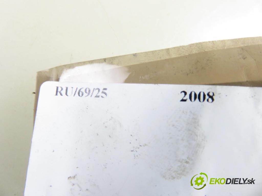 OPEL MERIVA A nadwozie wielkoprzestrzenne (MPV) (X03) MINIVAN 2008 74,00 1.7 CDTI 100 - Z 17 DTH 1686,00 Dvierka nádrže paliva 13123250 (Kľučka dverí ostatné)