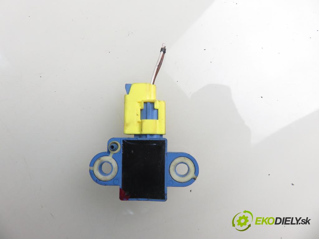 SKODA OCTAVIA II (1Z3) LIFTBACK 2008 75,00 1.6 - BSF 1595,00 Snímač nárazu 1K0955557B (Snímač nárazu)