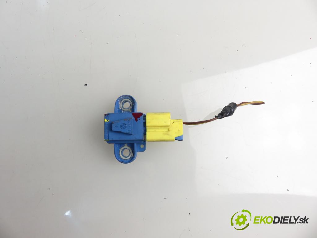 SKODA OCTAVIA II (1Z3) LIFTBACK 2008 75,00 1.6 - BSF 1595,00 Snímač nárazu 1K0955557B (Snímač nárazu)