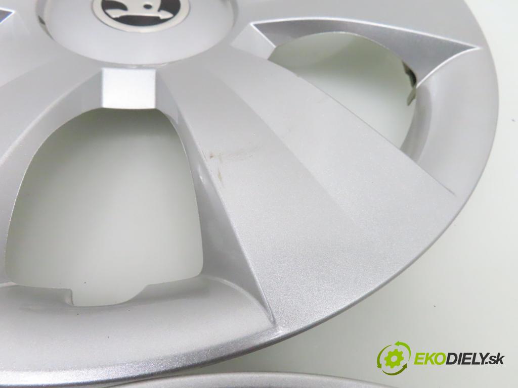 SKODA 0 puklica 6V0601147C