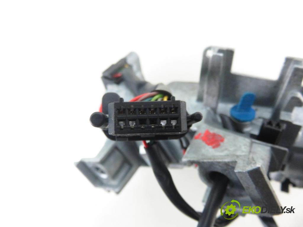 VW GOLF V (1K1) HB 2005 77,00 1.9 TDI PD 105 - BKC 1896,00 spinačka 1K0935865 ; 1K0905851B (Spínacia skrinka)