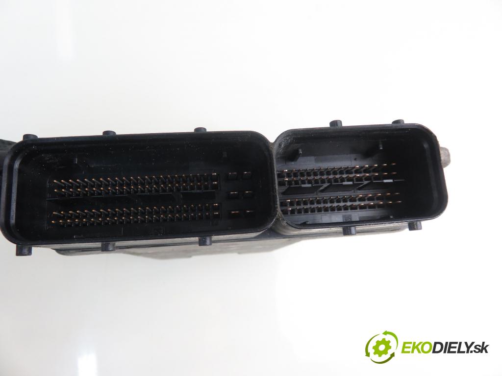 VW GOLF V (1K1) HB 2005 77,00 1.9 TDI PD 105 - BKC 1896,00 Riadiaca jednotka Motor 03G906016CB ; 0281011900