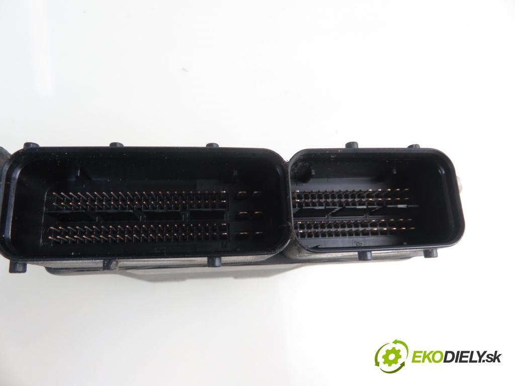 VW CADDY III Variant (2KB, 2KJ, 2CB, 2CJ) KOMBIVAN 2005 77,00 1.9 TDI - BJB 1896,00 Riadiaca jednotka Motor 03G906016DM ; 0281011882