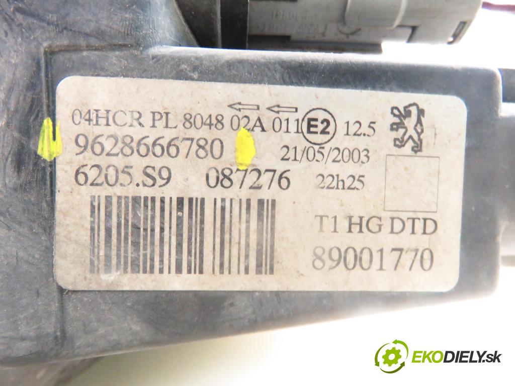 PEUGEOT 206 liftback (2A/C) HB 2003 440,00 1.1 i - HFX (TU1JP) 1124,00 světlo PP 9628666780