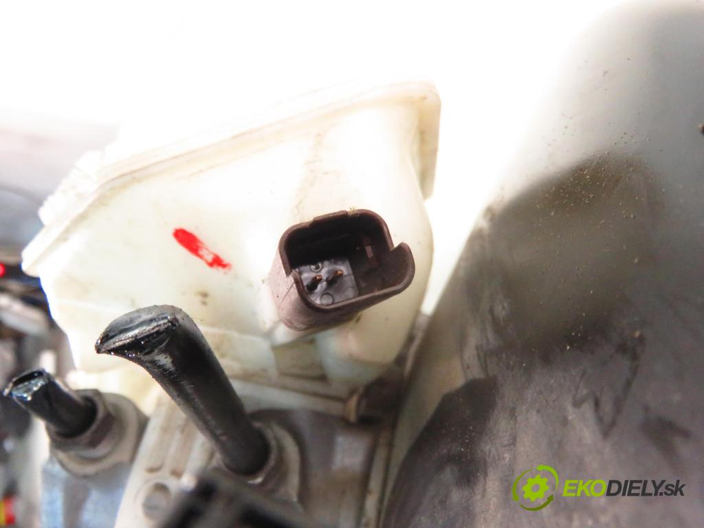 CITROEN DS4 HB 2013 84,00 1.6 HDi 115 - 9HD (DV6C) 1560,00 Posilovač 0204711153 ; 9674749280 (Servočerpadlo, pumpa riadenia)