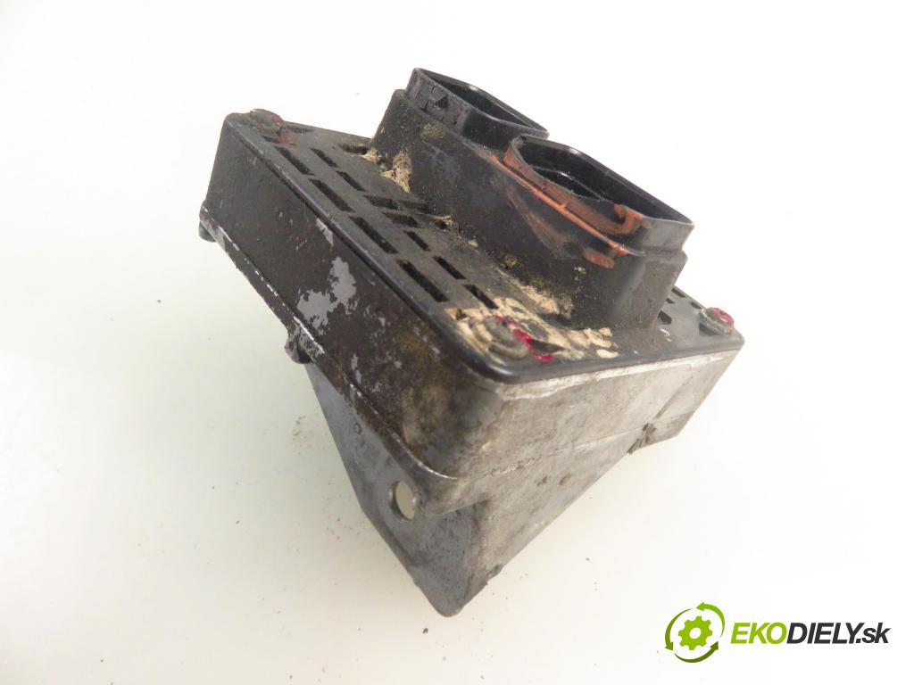 SUBARU FORESTER (SF_) SUV 1998 92,00 2.0 AWD 125 - EJ202 1994,00 Riadiaca jednotka Motor 1125000012 ; 22611AD311