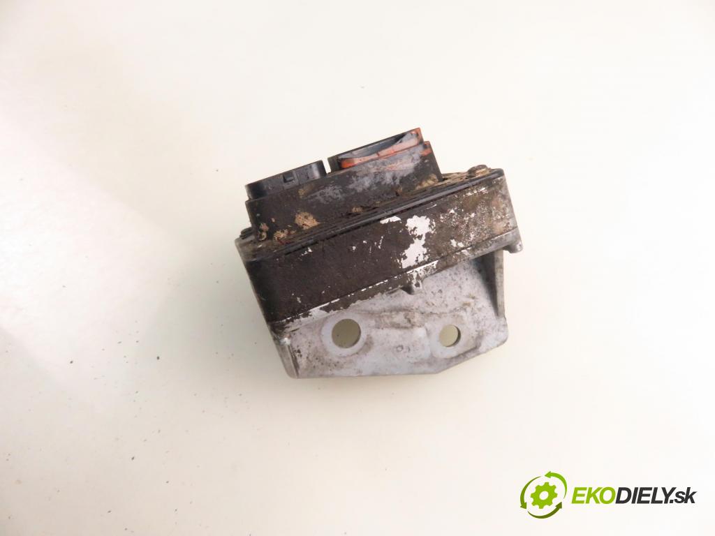 SUBARU FORESTER (SF_) SUV 1998 92,00 2.0 AWD 125 - EJ202 1994,00 Riadiaca jednotka Motor 1125000012 ; 22611AD311
