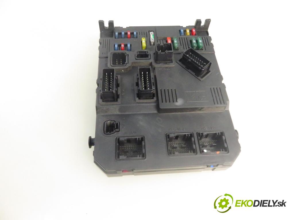 PEUGEOT 206 liftback (2A/C) HB 2003 440,00 1.1 i - HFX (TU1JP) 1124,00 MODUL BSI 9650584680 ; S118085220B