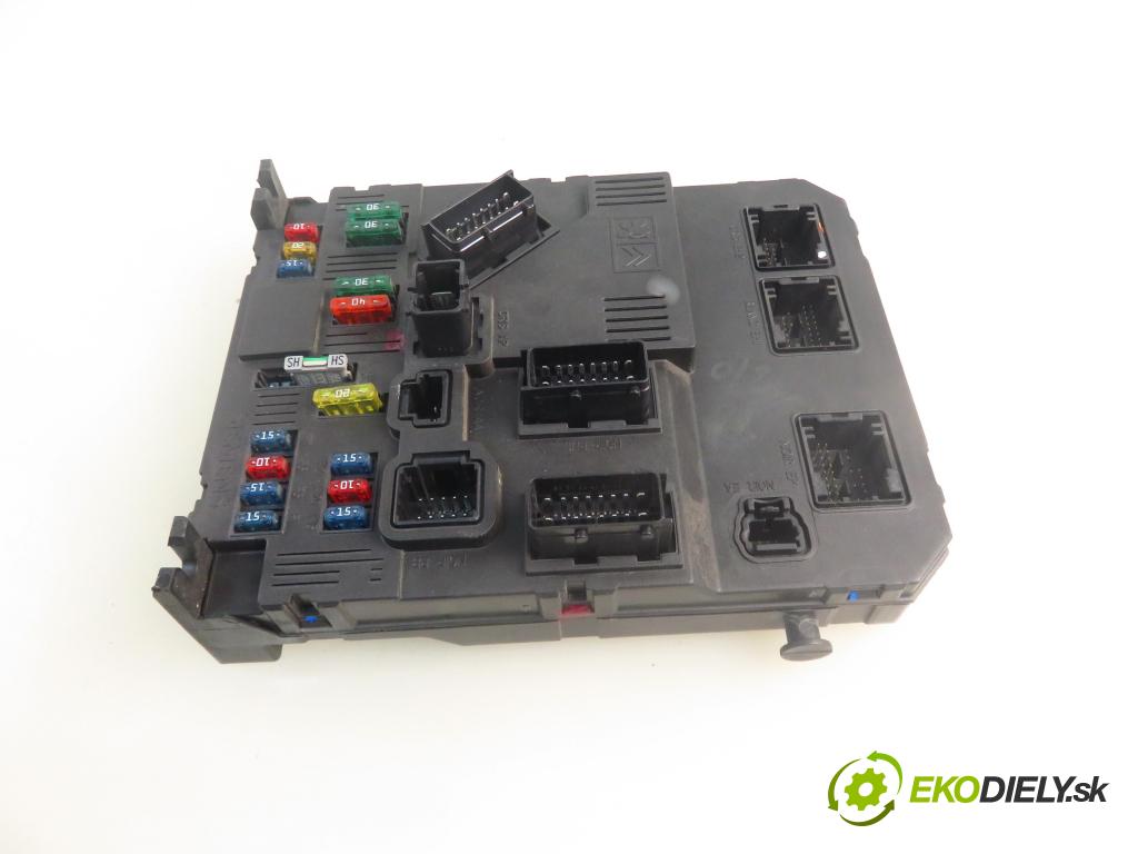 PEUGEOT 206 liftback (2A/C) HB 2003 440,00 1.1 i - HFX (TU1JP) 1124,00 MODUL BSI 9650584680 ; S118085220B