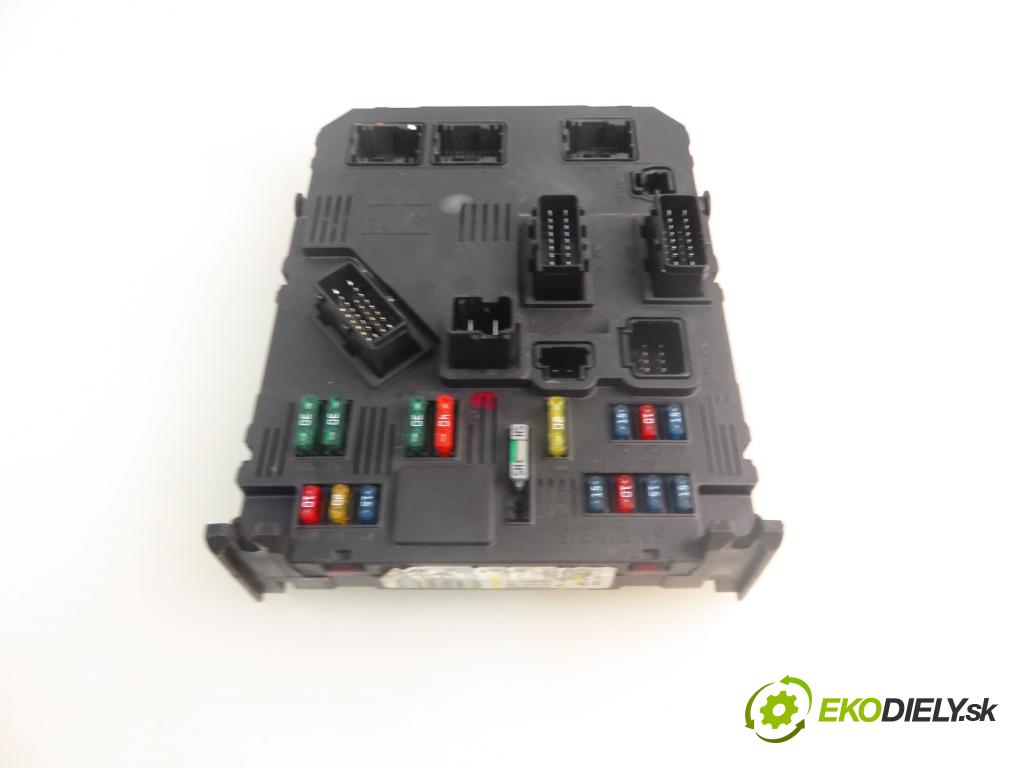PEUGEOT 206 liftback (2A/C) HB 2003 440,00 1.1 i - HFX (TU1JP) 1124,00 MODUL BSI 9650584680 ; S118085220B