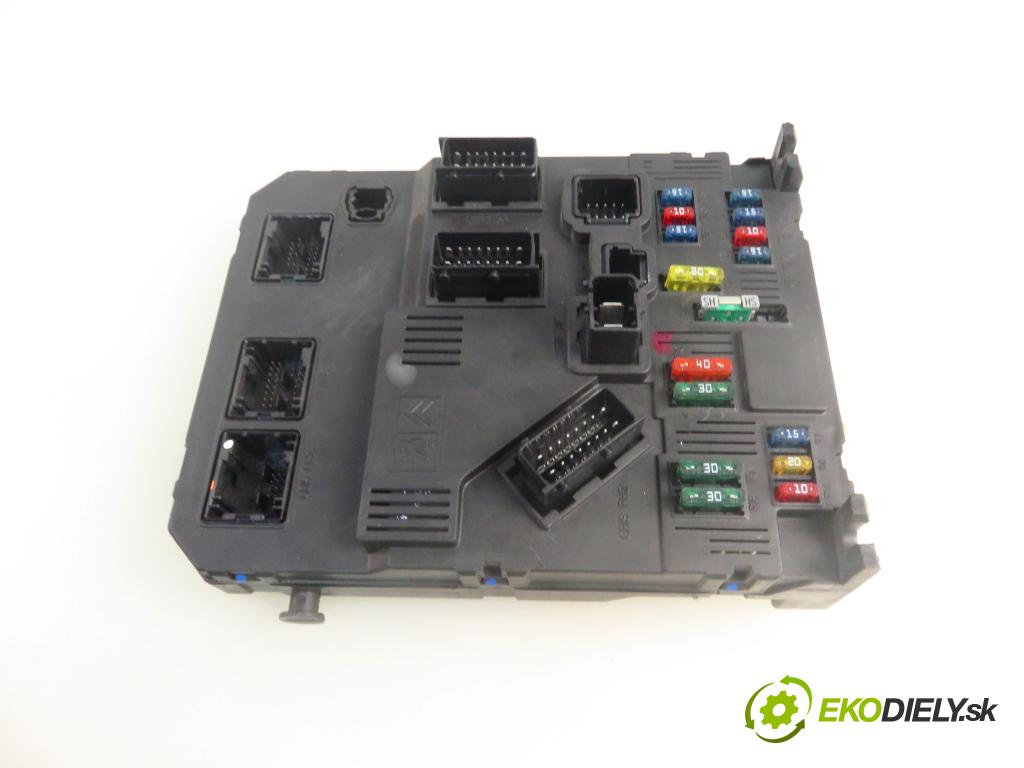 PEUGEOT 206 liftback (2A/C) HB 2003 440,00 1.1 i - HFX (TU1JP) 1124,00 MODUL BSI 9650584680 ; S118085220B