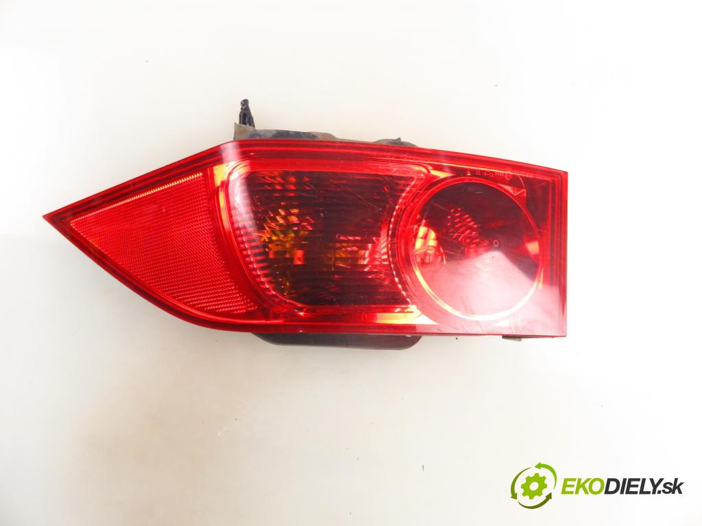 HONDA ACCORD VII (CL, CN) SEDAN 2003 114,00 2.0 (CL7) - K20A6 1998,00 Svetlo pravé zadné