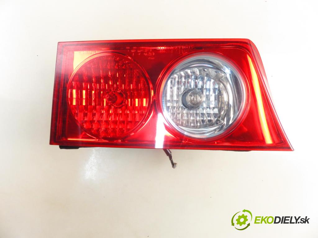 HONDA ACCORD VII (CL, CN) SEDAN 2003 114,00 2.0 (CL7) - K20A6 1998,00 Svetlo pravé zadné kufor