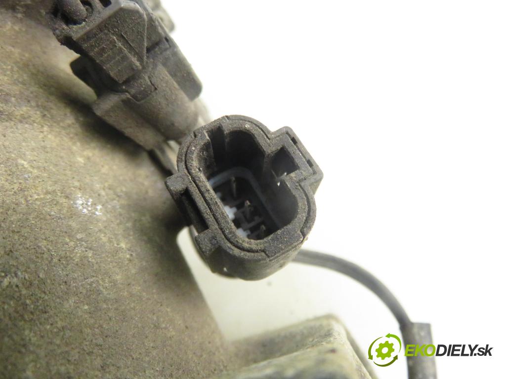 SUBARU FORESTER (SF_) SUV 1998 92,00 2.0 AWD 125 - EJ202 1994,00 KOMPRESOR: klimatizácie 2F67045010 (Kompresor klimatizácie)