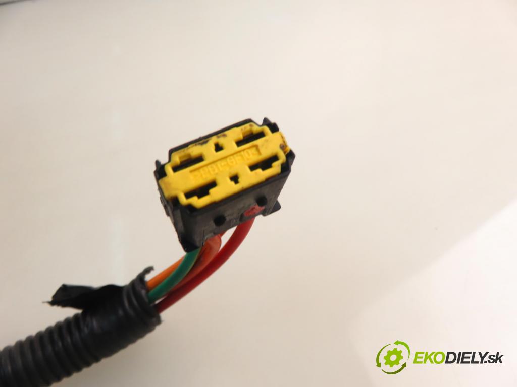 RENAULT SCENIC I (JA0/1_) MINIVAN 2001 79,00 1.6 16V 107 - K4M 700 1598,00 spinačka  (Spínacia skrinka)