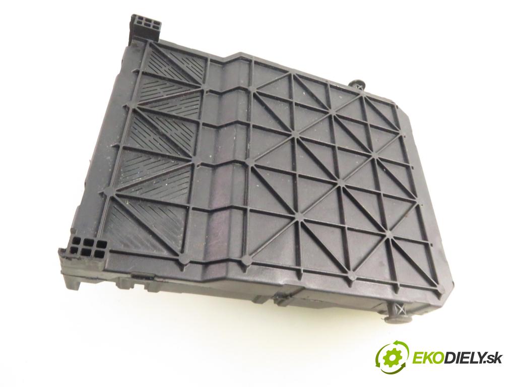 CITROEN C3 I (FC_) HB 2003 50,00 1.4 HDi 8V - 8HX 1398,00 MODUL BSI 9649811580 ; S118085100H