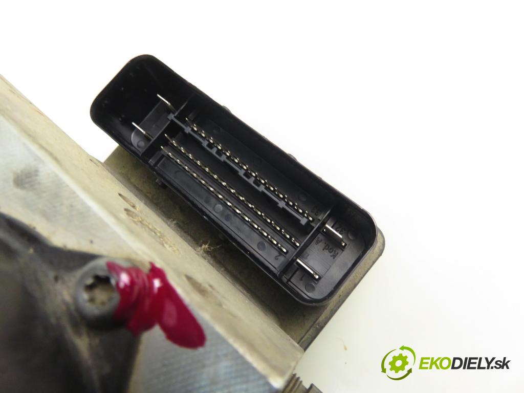 VOLVO S60 I (384) SEDAN 2002 103,00 2.4 140 - B 5244 S2 2435,00 Pumpa ABS 8671224 ; 5WK84002 ; 10092504033 (Pumpa ABS)