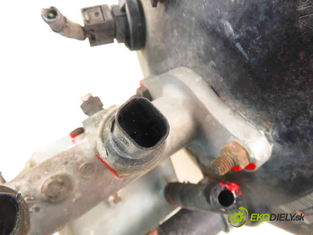 VOLVO S60 I (384) SEDAN 2002 103,00 2.4 140 - B 5244 S2 2435,00 Posilovač P08619463 ; 03785935014 (Servočerpadlo, pumpa riadenia)