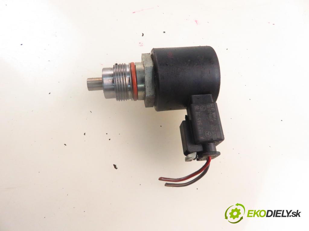 MERCEDES-BENZ KLASA C T-Model (S204) KOMBI 2009 100,00 C 200 CDI (204.207) - OM 646.811 2148,00 Snímač tlaku paliva 9307Z515A01