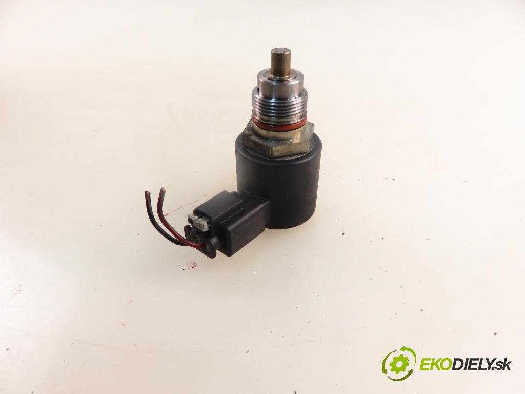 MERCEDES-BENZ KLASA C T-Model (S204) KOMBI 2009 100,00 C 200 CDI (204.207) - OM 646.811 2148,00 Snímač tlaku paliva 9307Z515A01