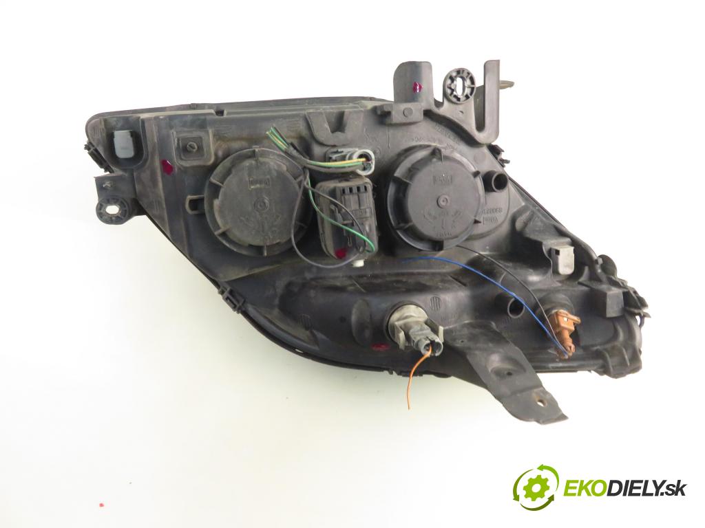 RENAULT SCENIC I (JA0/1_) MINIVAN 2001 79,00 1.6 16V 107 - K4M 700 1598,00 světlo LP 7700432098 ; 7701047604