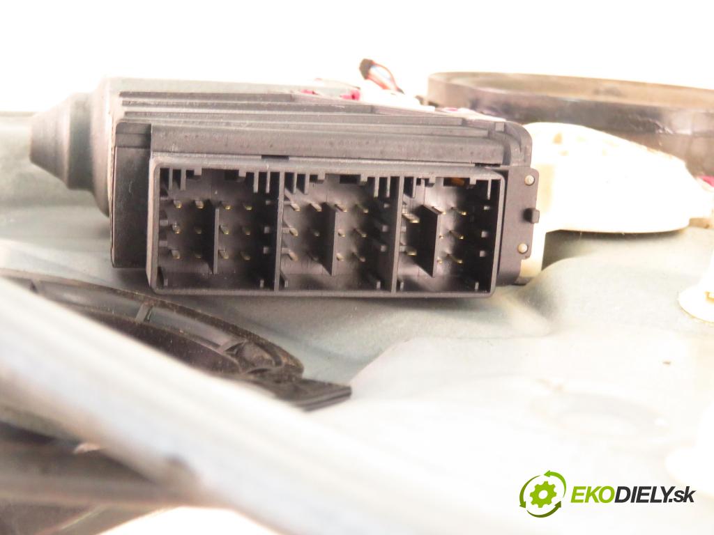 SEAT IBIZA III (6L1) HB 2002 47,00 1.2 12V - AZQ 1198,00 mechanismus oken 3D 6L3837751L ; 6Q2959802A ; 6L3837755J