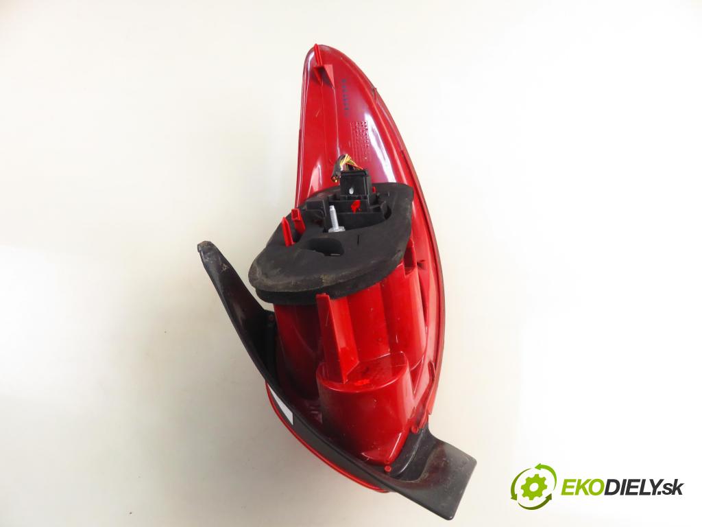 PEUGEOT 206 liftback (2A/C) HB 2007 50,00 1.4 HDi 8V 70 - 8HZ 1398,00 Svetlo ľavé zadné