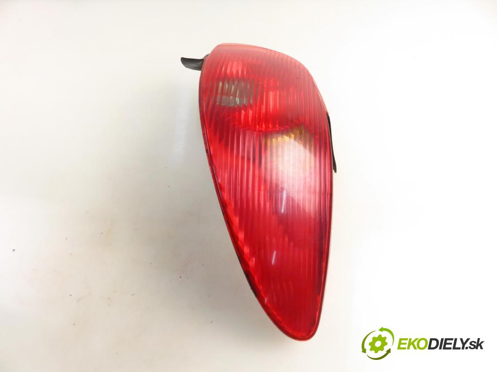 PEUGEOT 206 liftback (2A/C) HB 2007 50,00 1.4 HDi 8V 70 - 8HZ 1398,00 Svetlo pravé zadné